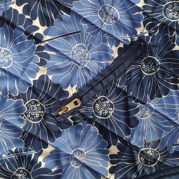 HANNAH FLORAL QUILTED VEST LARGE - Picture 3 of 6